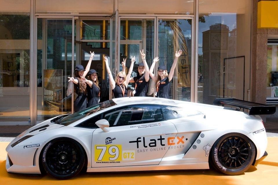 Lamborghini mit dem Logo Flat-Ex